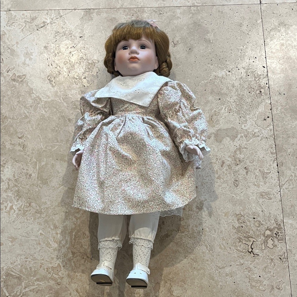 Marian Yu Signed Handpainted Numbered  Heirloom Collectable Porcelain Doll